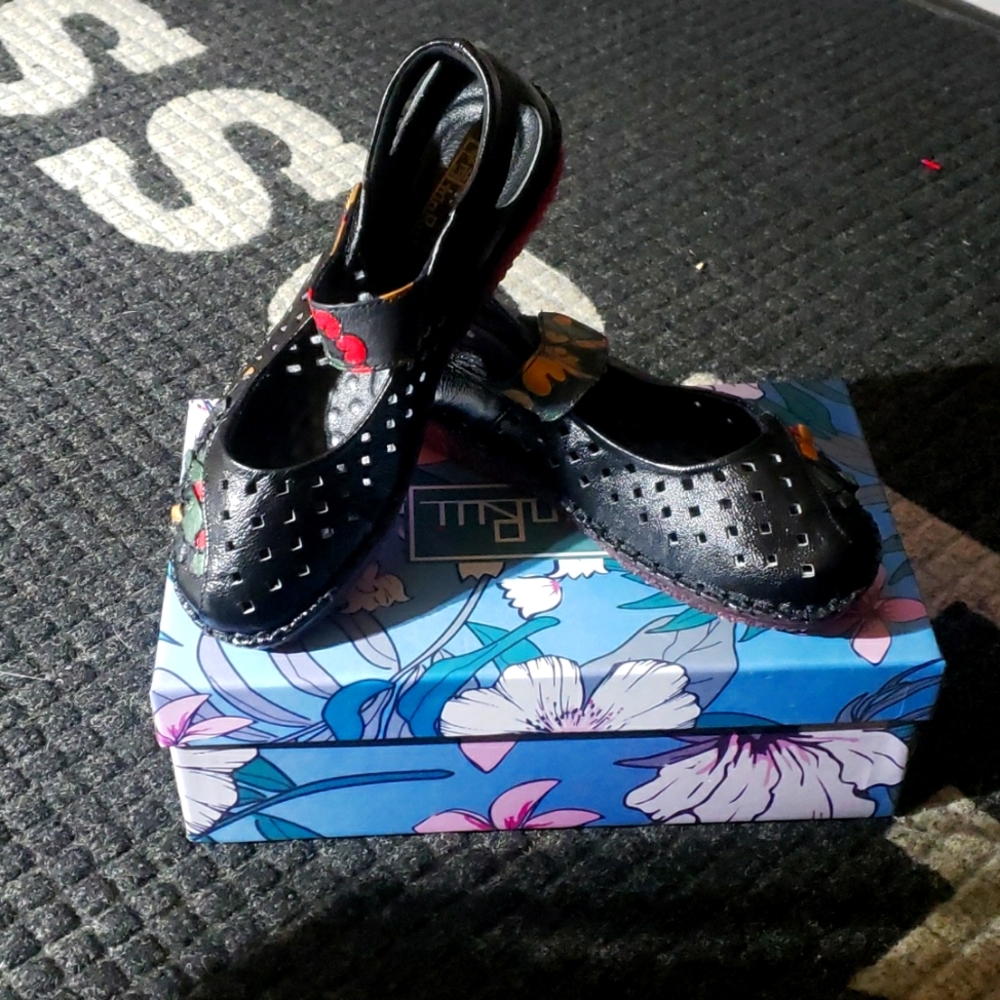 'Rumor Has It' Floral Loafers